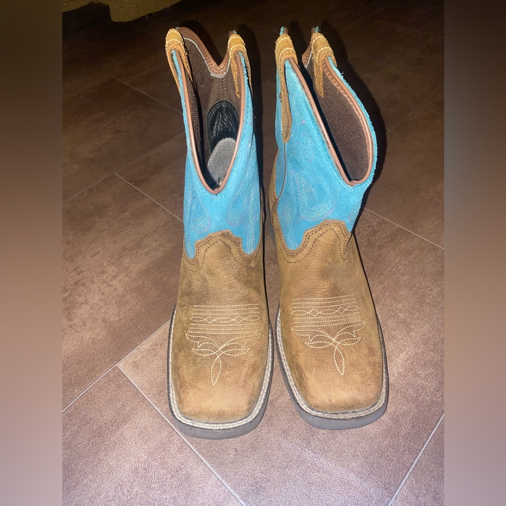Womens Ariat boots